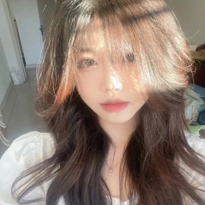 红衣小女孩